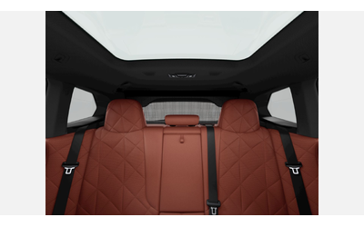 BMW iX xDrive45 - автомобили, коли, обяви за нови и употребявани 11