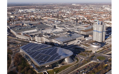 BMW iX xDrive50 - автомобили, коли, обяви за нови и употребявани 17