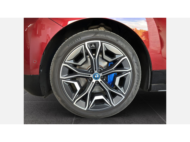 BMW iX xDrive50 - автомобили, коли, обяви за нови и употребявани 4