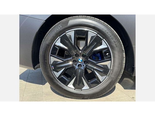 BMW iX xDrive60 - автомобили, коли, обяви за нови и употребявани 4