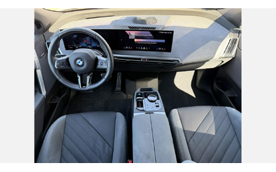 BMW iX xDrive60 - автомобили, коли, обяви за нови и употребявани 6