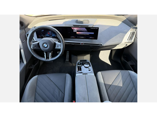 BMW iX xDrive60 - автомобили, коли, обяви за нови и употребявани 6