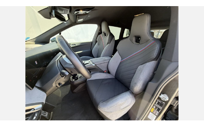 BMW iX xDrive60 - автомобили, коли, обяви за нови и употребявани 8