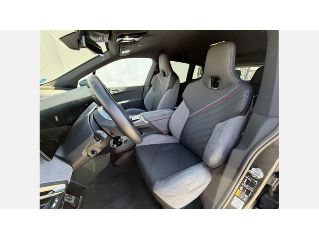 BMW iX xDrive60 - автомобили, коли, обяви за нови и употребявани 8