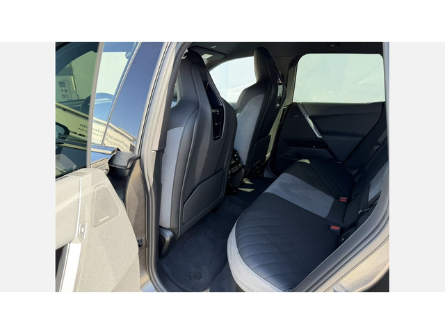 BMW iX xDrive60 - автомобили, коли, обяви за нови и употребявани 9