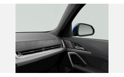 BMW iX1 eDrive20 - автомобили, коли, обяви за нови и употребявани 10