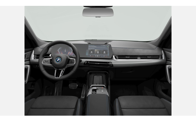 BMW iX1 eDrive20 - автомобили, коли, обяви за нови и употребявани 9