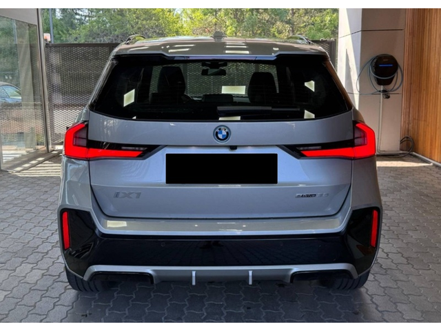 BMW iX1 iX1 eDrive20 - автомобили, коли, обяви за нови и употребявани 2