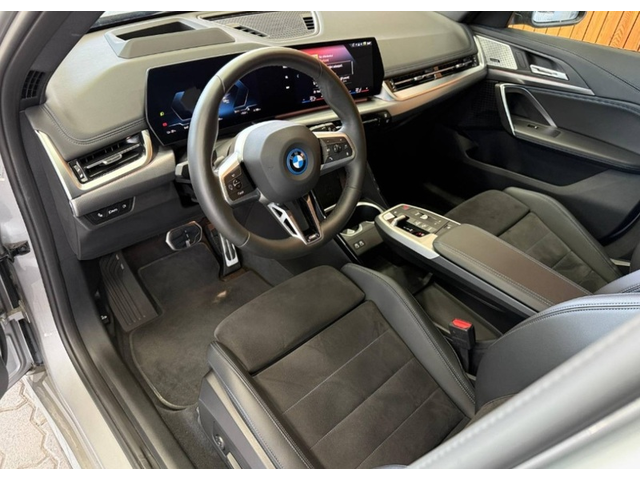 BMW iX1 iX1 eDrive20 - автомобили, коли, обяви за нови и употребявани 5