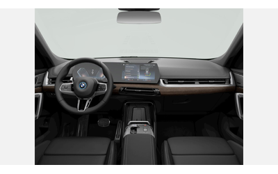 BMW iX1 xDrive30 - автомобили, коли, обяви за нови и употребявани 9