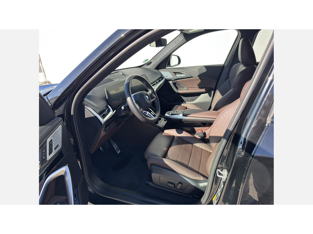 BMW iX1 xDrive30 - автомобили, коли, обяви за нови и употребявани 7