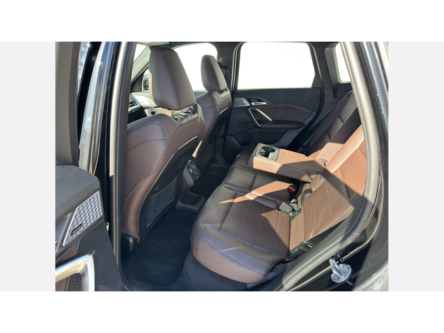 BMW iX1 xDrive30 - автомобили, коли, обяви за нови и употребявани 8