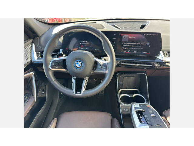 BMW iX1 xDrive30 - автомобили, коли, обяви за нови и употребявани 9
