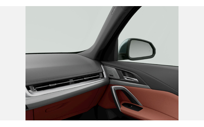 BMW iX1 xDrive30 - автомобили, коли, обяви за нови и употребявани 9