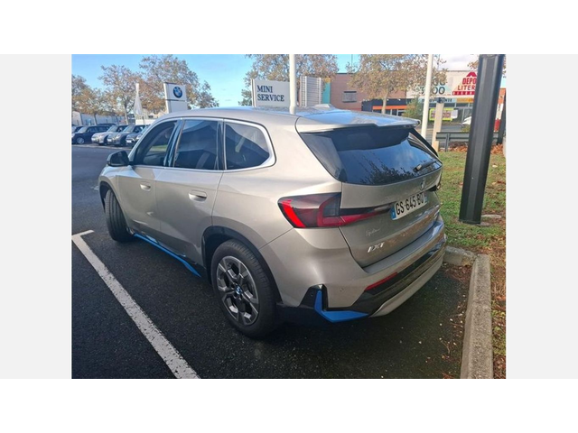 BMW iX1 xDrive30 - автомобили, коли, обяви за нови и употребявани 1