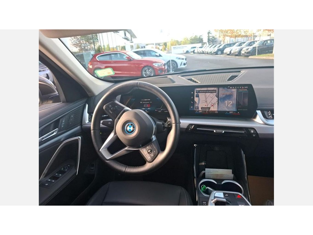 BMW iX1 xDrive30 - автомобили, коли, обяви за нови и употребявани 5