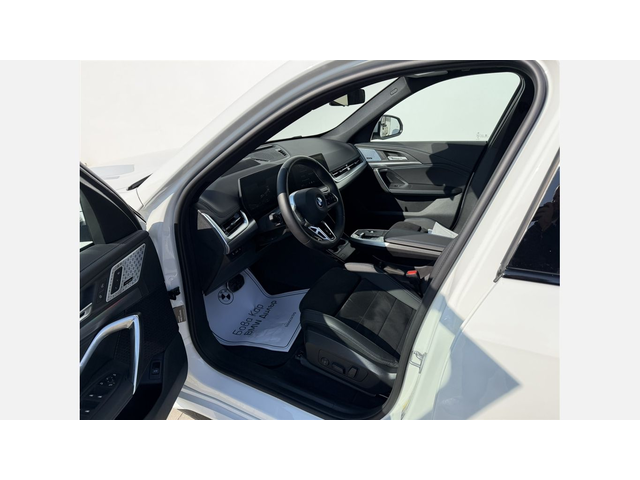 BMW iX1 xDrive30 - автомобили, коли, обяви за нови и употребявани 7