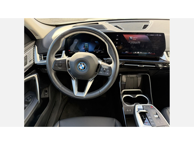 BMW iX1 xDrive30 - автомобили, коли, обяви за нови и употребявани 11