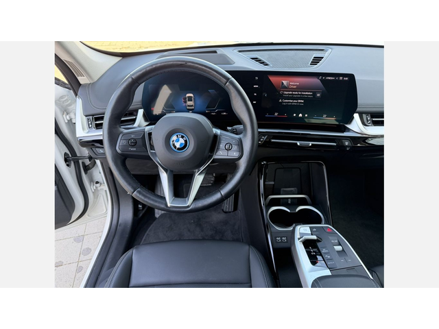 BMW iX1 xDrive30 - автомобили, коли, обяви за нови и употребявани 11