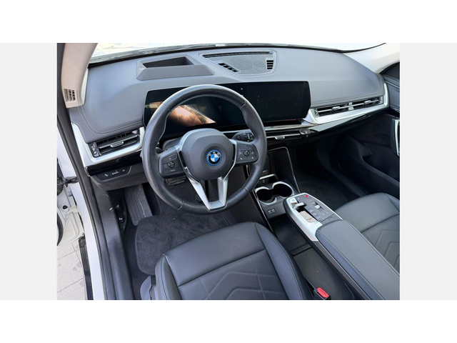 BMW iX1 xDrive30 - автомобили, коли, обяви за нови и употребявани 4