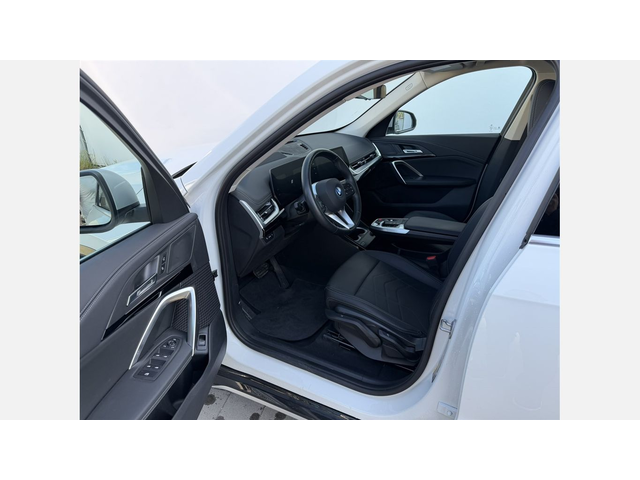 BMW iX1 xDrive30 - автомобили, коли, обяви за нови и употребявани 7