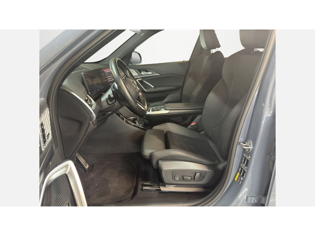 BMW iX1 xDrive30 - автомобили, коли, обяви за нови и употребявани 5