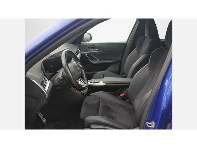 BMW iX1 xDrive30 - автомобили, коли, обяви за нови и употребявани 5