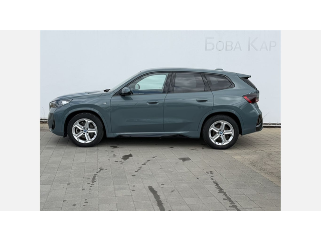 BMW iX1 xDrive30 - автомобили, коли, обяви за нови и употребявани 2