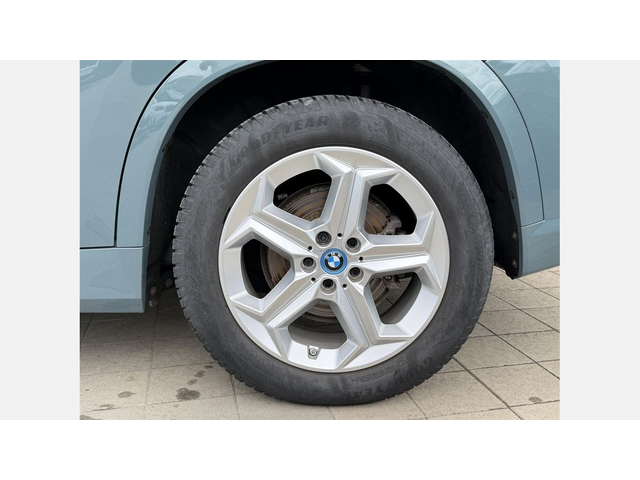 BMW iX1 xDrive30 - автомобили, коли, обяви за нови и употребявани 4