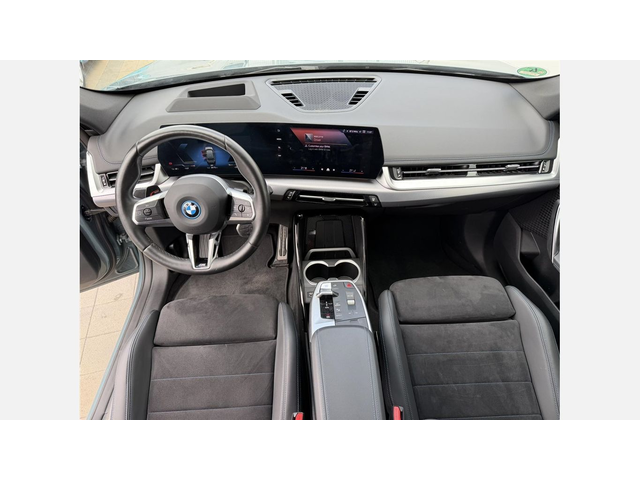 BMW iX1 xDrive30 - автомобили, коли, обяви за нови и употребявани 6