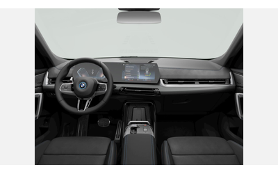 BMW iX1 xDrive30 - автомобили, коли, обяви за нови и употребявани 9