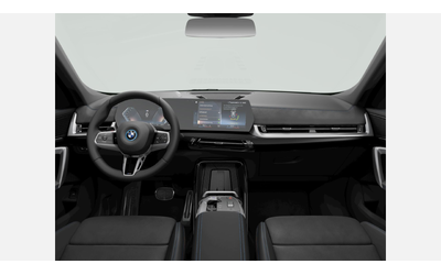 BMW iX1 xDrive30 - автомобили, коли, обяви за нови и употребявани 9