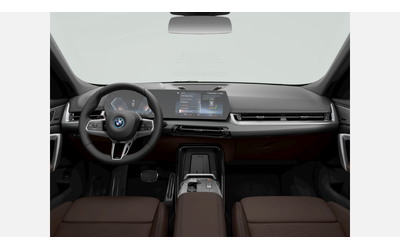 BMW iX1 xDrive30 - автомобили, коли, обяви за нови и употребявани 9