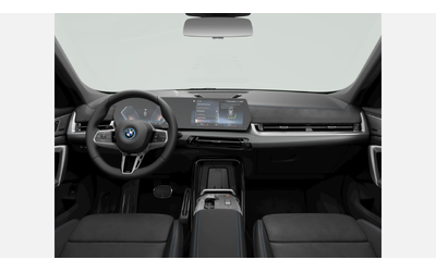 BMW iX1 xDrive30 - автомобили, коли, обяви за нови и употребявани 9
