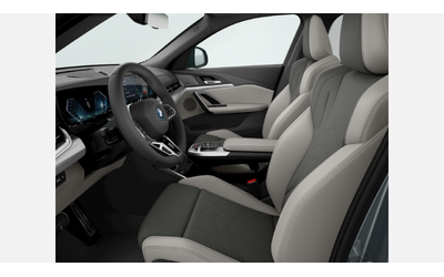 BMW iX2 eDrive20 - автомобили, коли, обяви за нови и употребявани 6