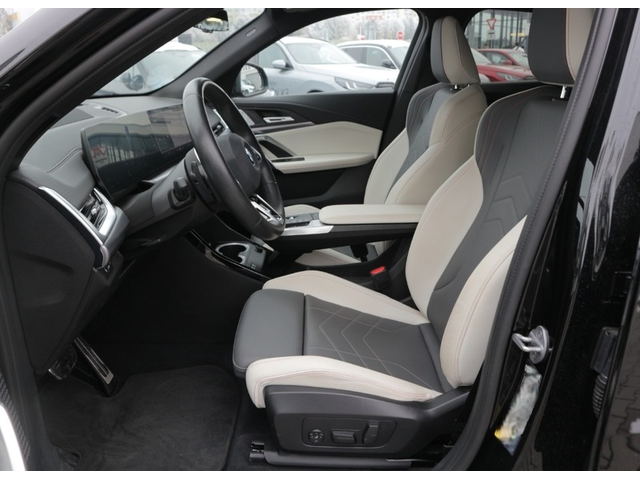 BMW iX2 iX2 xDrive30 M Pack - автомобили, коли, обяви за нови и употребявани 3