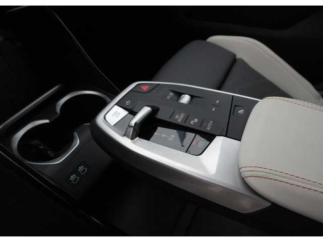 BMW iX2 iX2 xDrive30 M Pack - автомобили, коли, обяви за нови и употребявани 6