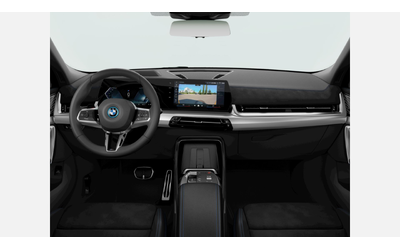 BMW iX2 xDrive30 - автомобили, коли, обяви за нови и употребявани 9