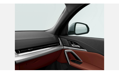 BMW iX2 xDrive30 - автомобили, коли, обяви за нови и употребявани 10