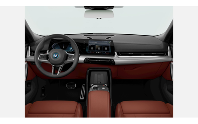 BMW iX2 xDrive30 - автомобили, коли, обяви за нови и употребявани 9