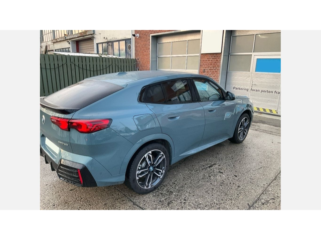 BMW iX2 xDrive30 - автомобили, коли, обяви за нови и употребявани 4