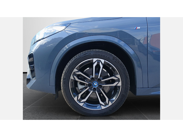 BMW iX2 xDrive30 - автомобили, коли, обяви за нови и употребявани 4