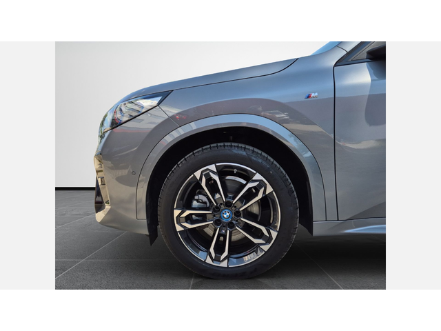 BMW iX2 xDrive30 - автомобили, коли, обяви за нови и употребявани 3