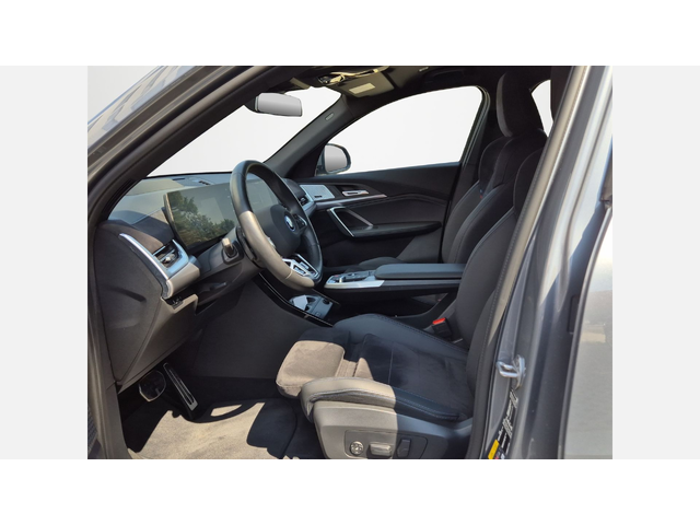 BMW iX2 xDrive30 - автомобили, коли, обяви за нови и употребявани 4