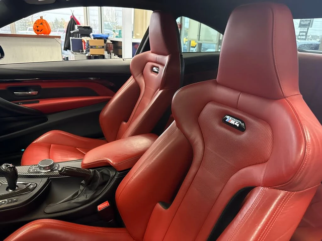 BMW M4 - автомобили, коли, обяви за нови и употребявани 9