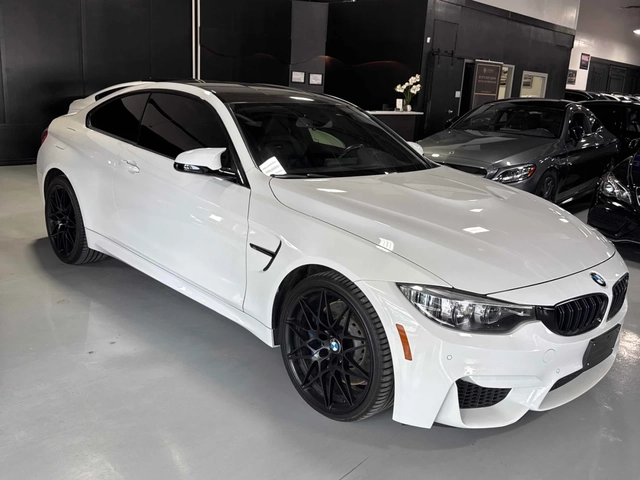BMW M4 MANUAL * ПОДГРЕВ * CARBON * HARMAN KARDON * CARFAX - автомобили, коли, обяви за нови и употребявани 2