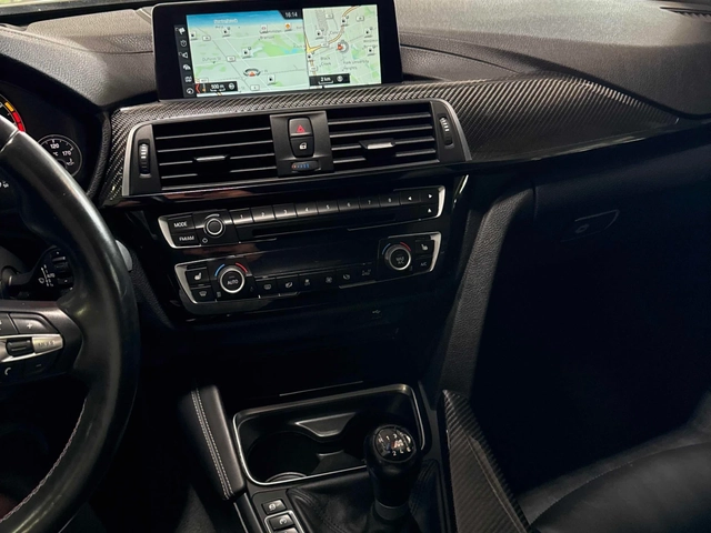 BMW M4 MANUAL * ПОДГРЕВ * CARBON * HARMAN KARDON * CARFAX - автомобили, коли, обяви за нови и употребявани 7