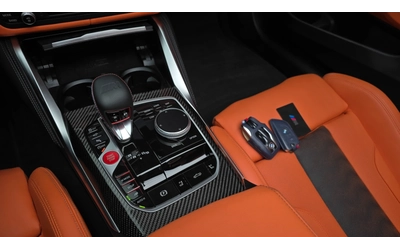 BMW M4 Competition xDrive Convertible - автомобили, коли, обяви за нови и употребявани 9