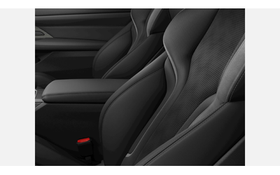 BMW M4 Competition M xDrive Coupe - автомобили, коли, обяви за нови и употребявани 7