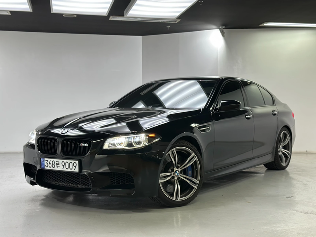 BMW M5 (F10) M5 Sedan - автомобили, коли, обяви за нови и употребявани 0